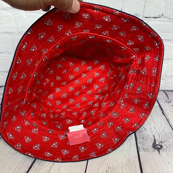 Superman Bucket Hat Cap Distressed Size Small Navy Blue Red Print Logo DC Comics - Picture 8 of 11